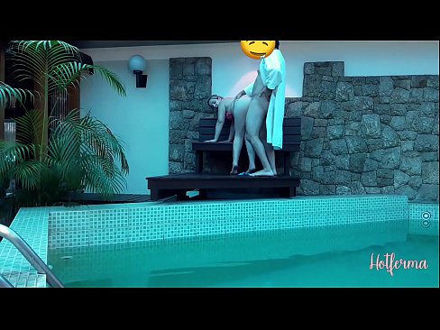 ❤️ Chefen bjuder in tjänsteflickan till poolen, men kunde inte motstå en het ❌ Pornvideo at sv.bassaniluigi.ru